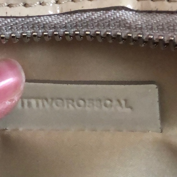 Burberry Mini Manor Bag in Tan Patent Leather - Picture 6 of 8